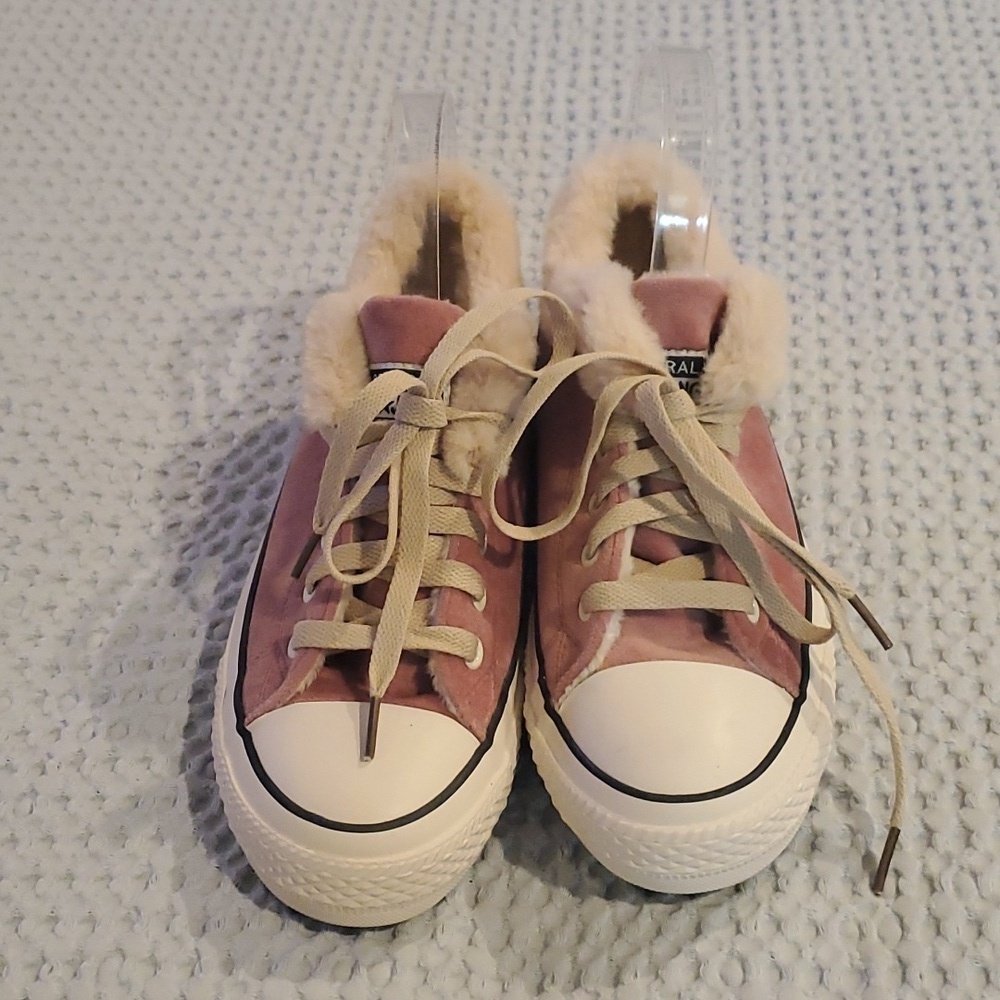 M GENERAL MING JIANG - Pink velour converse-like athletic shoes - Womens 8.5 (2)